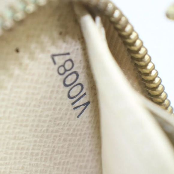 ♥️ZIPPY WALLET♥️ Auth LV Damier Azur Zippy Wallet! - Picture 8 of 9